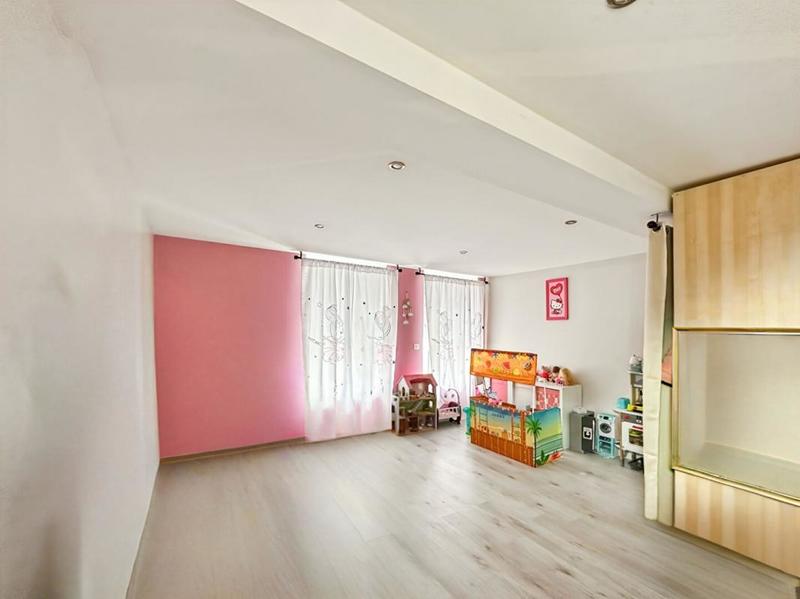 Maison - 117 m² - 7 pièces