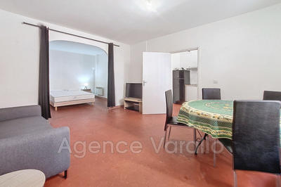 Maison - 207 m² - 8 pièces