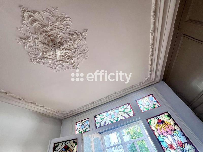 Maison - 205 m² - 7 pièces