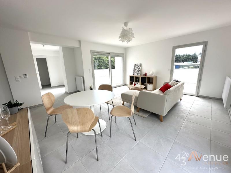 Appartement - 80 m² - 3 pièces