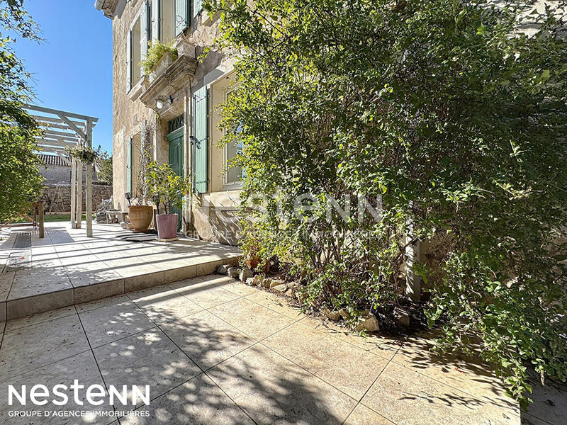 Maison - 242 m² - 8 pièces