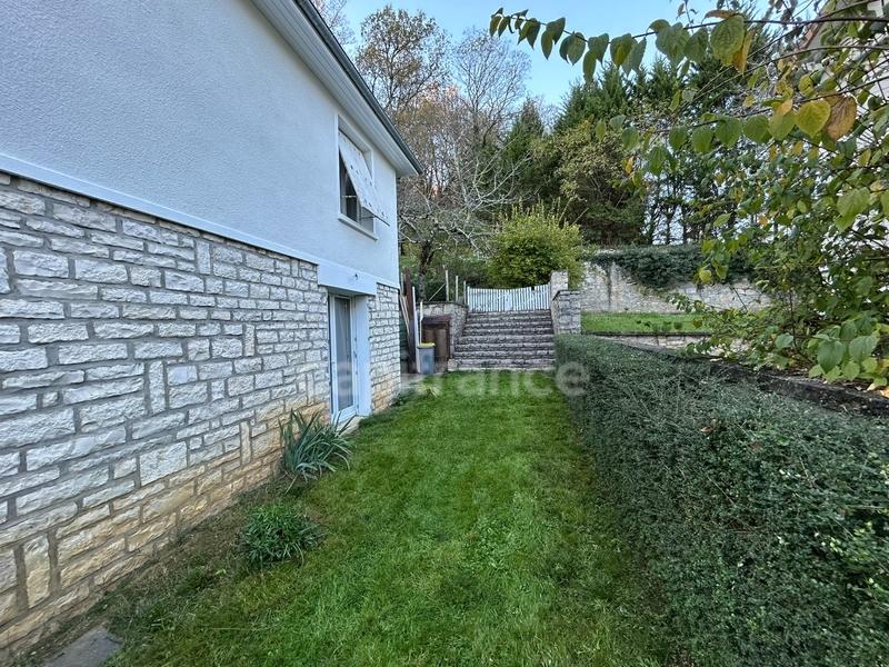 Maison - 217 m² - 11 pièces