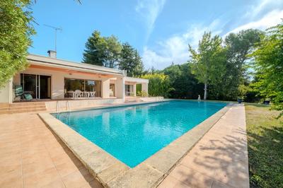 Maison - 302 m² - 10 pièces