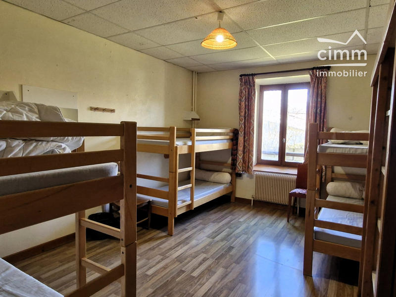 Maison - 698 m² - 15 pièces