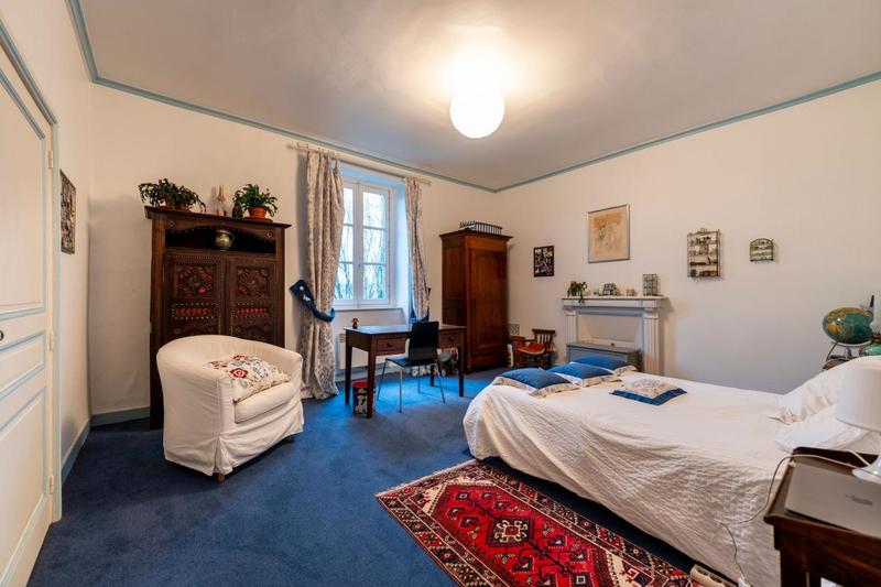 Maison - 225 m² - 6 pièces