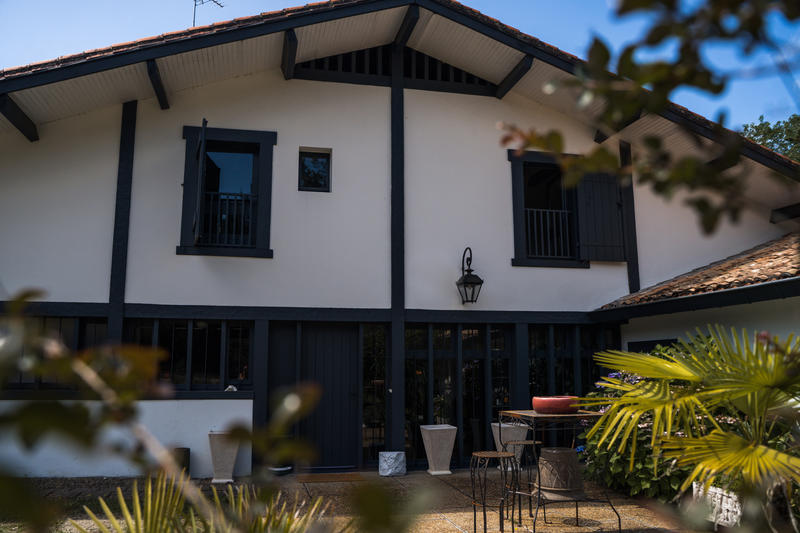 Propriété - 263 m² - 8 pièces