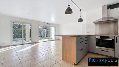 Appartement - 94 m² - 4 pièces