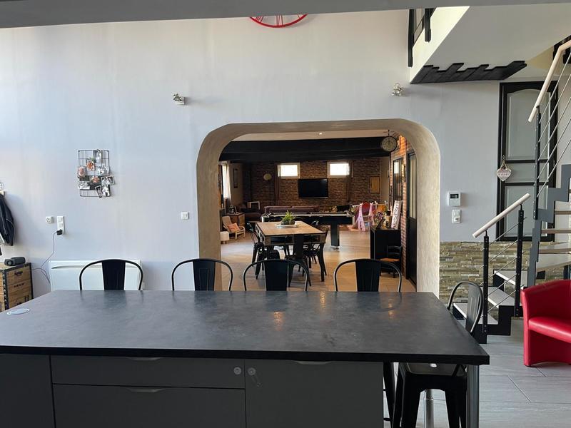 Maison - 216 m² - 5 pièces