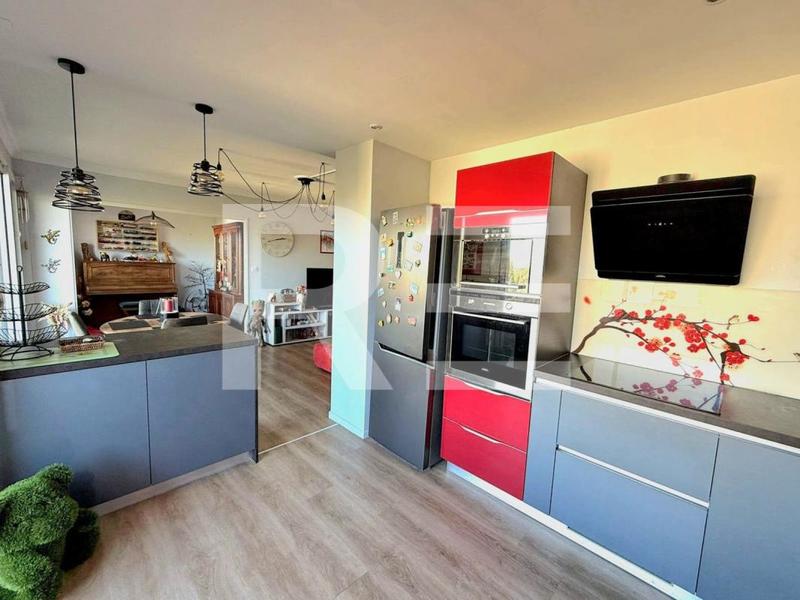 Appartement - 80 m² - 4 pièces