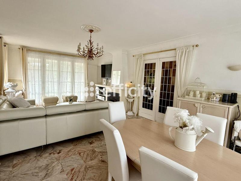 Pavillon - 179 m² - 9 pièces