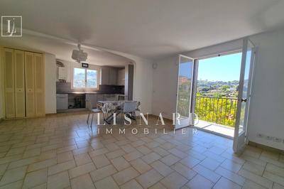 Appartement - 70 m² - 4 pièces