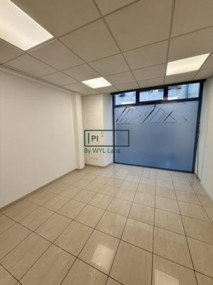 Local commercial - 102 m² - 5 pièces