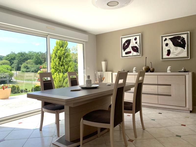 Maison - 245 m² - 6 pièces