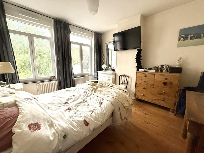 Maison - 207 m² - 9 pièces