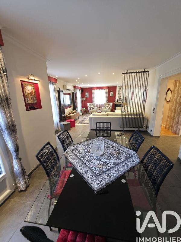 Maison - 222 m² - 7 pièces