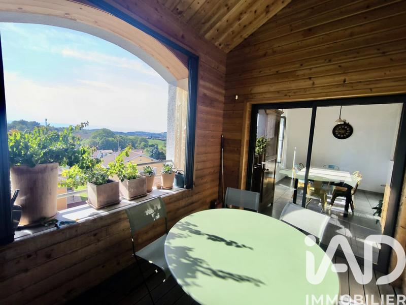 Loft - 140 m² - 5 pièces