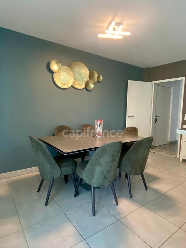 Appartement - 97 m² - 4 pièces