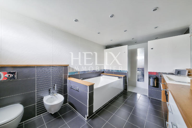 Maison - 190 m² - 8 pièces