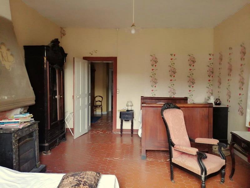 Maison - 240 m² - 9 pièces