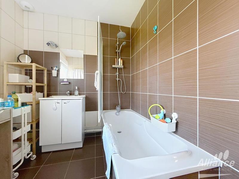 Maison - 95 m² - 4 pièces