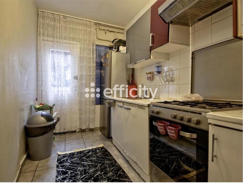 Immeuble - 285 m² - 14 pièces