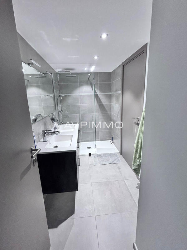 Appartement - 107 m² - 3 pièces