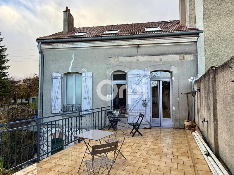 Maison - 96 m² - 5 pièces