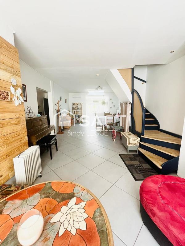 Maison - 201 m² - 7 pièces