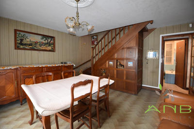 Maison - 120 m² - 9 pièces