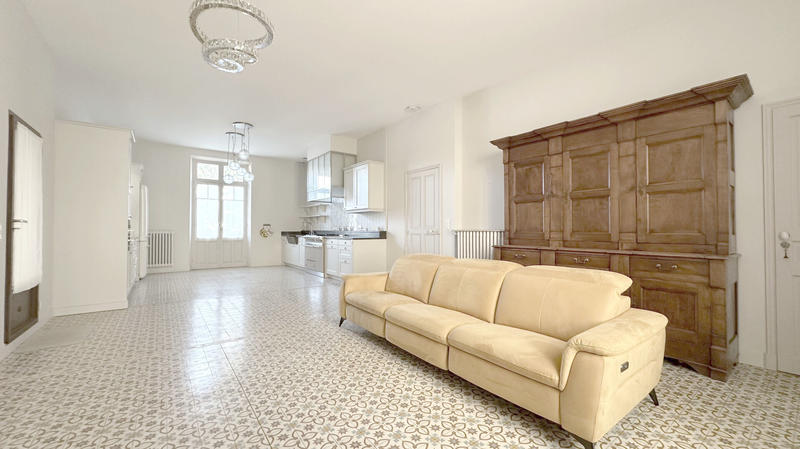 Maison - 180 m² - 5 pièces