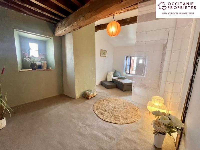 Maison de village - 237 m² - 9 pièces