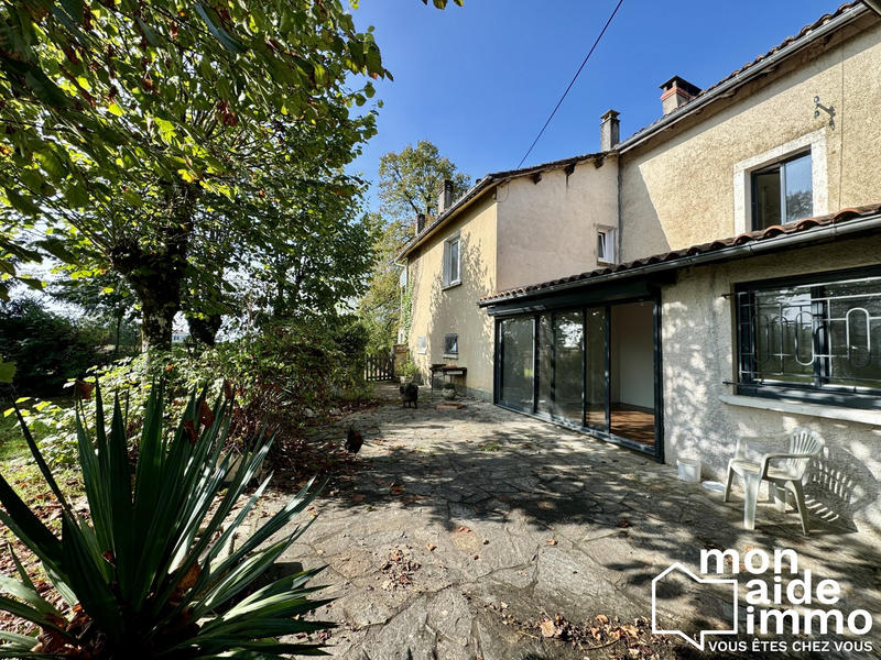 Maison - 305 m² - 8 pièces