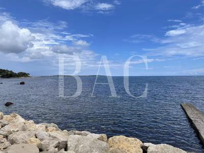 Villa - 4 050 m² - 30 pièces