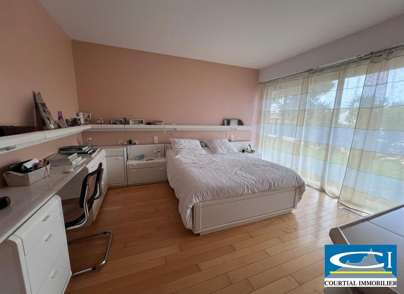 Villa - 239 m² - 7 pièces