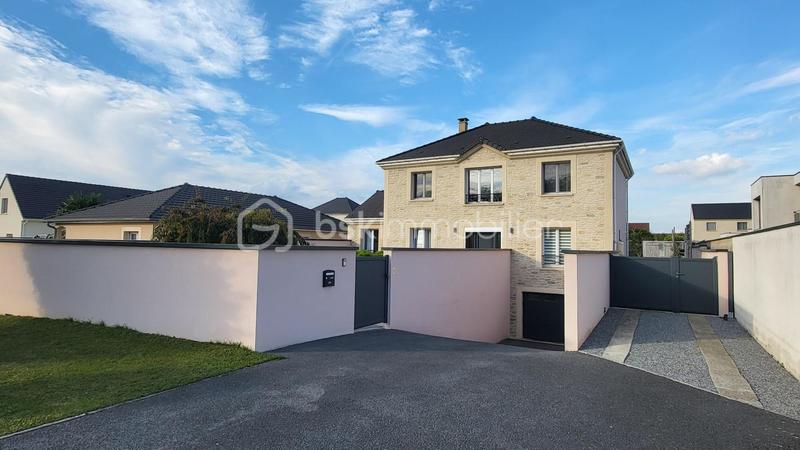 Pavillon - 172 m² - 9 pièces