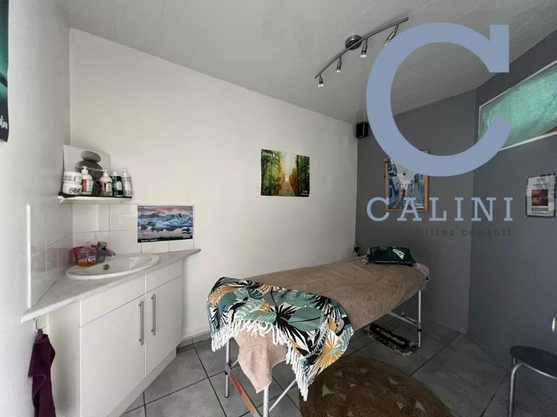 Beauté / Bien-être - 46 m² - 4 pièces