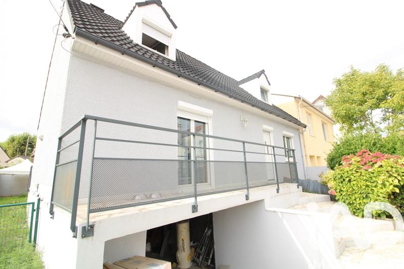 Maison - 98 m² - 5 pièces