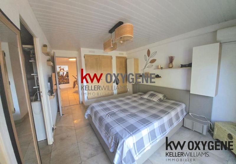 Maison - 215 m² - 9 pièces