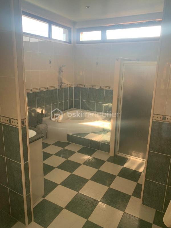 Propriété - 284 m² - 10 pièces