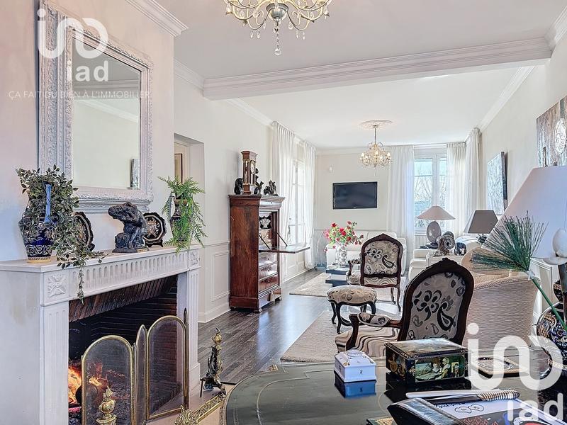 Maison - 200 m² - 8 pièces