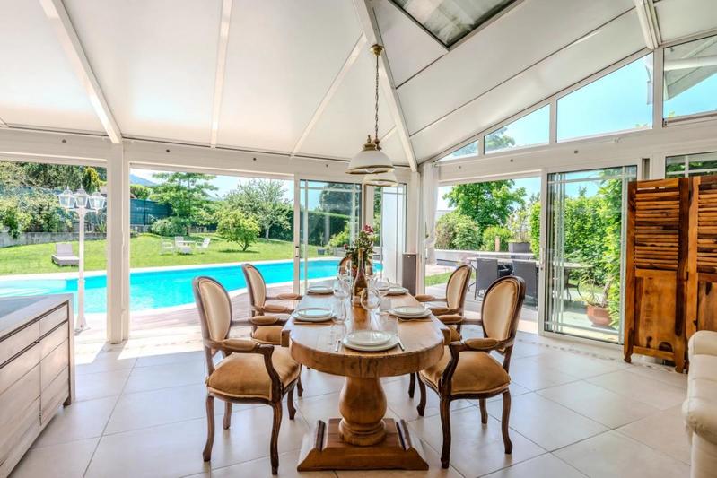 Propriété - 380 m² - 9 pièces