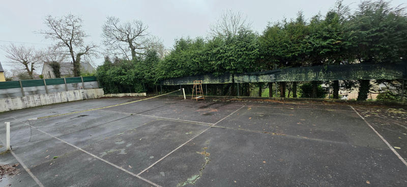 Maison - 250 m² - 8 pièces