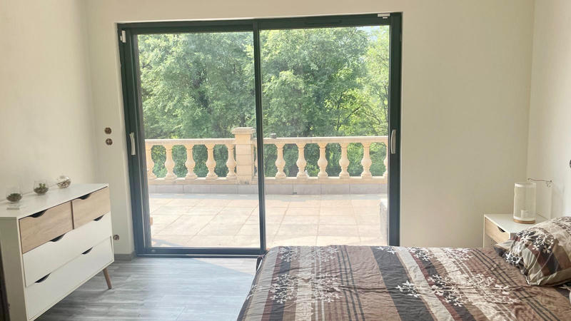 Maison - 219 m² - 7 pièces