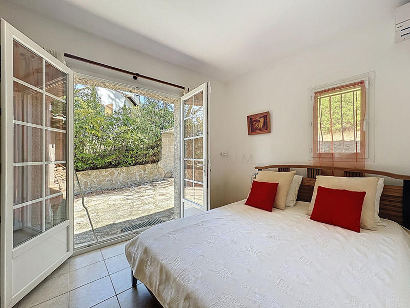 Villa - 215 m² - 7 pièces