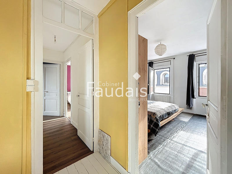 Appartement - 118 m² - 6 pièces