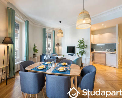 Chambre - 150 m² - 1 pièce