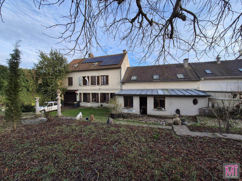 Maison - 264 m² - 12 pièces