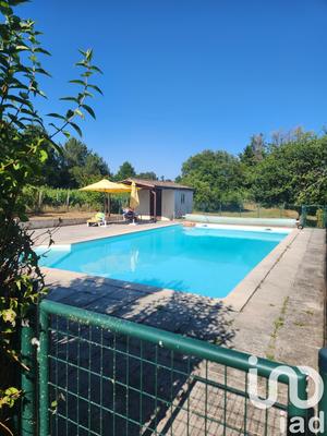 Maison - 220 m² - 5 pièces