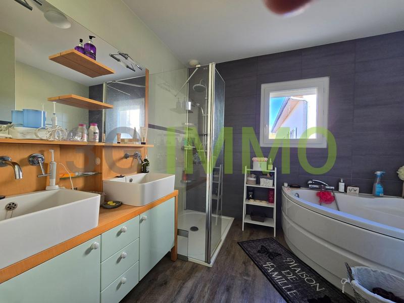 Maison - 349 m² - 11 pièces