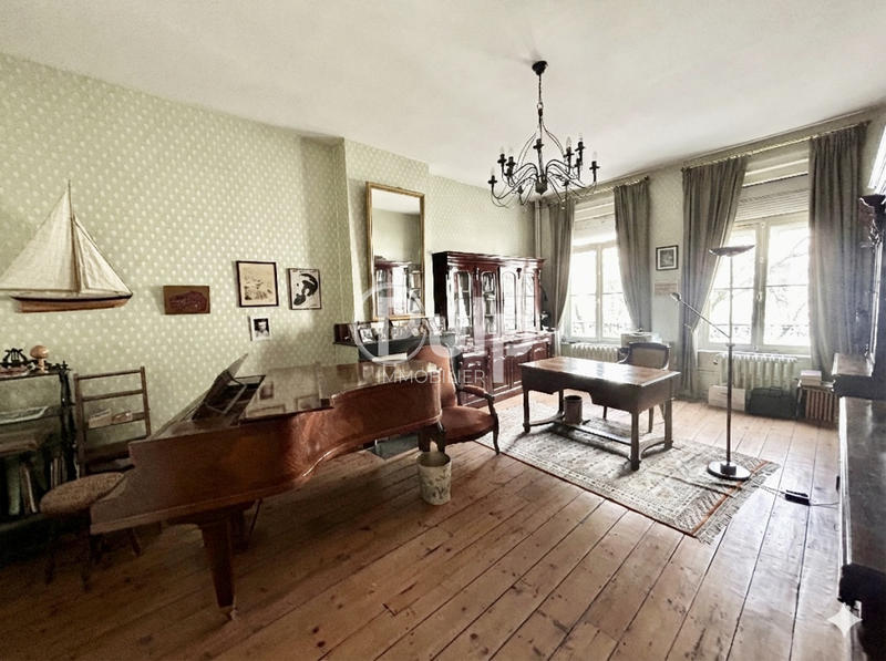 Demeure - 312 m² - 10 pièces